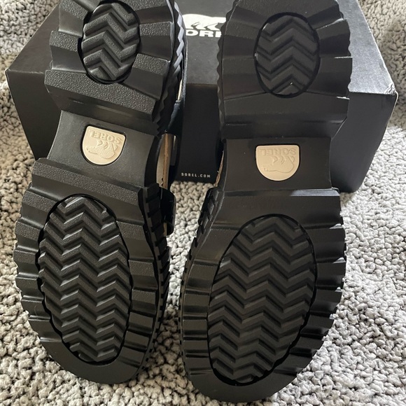 Sorel Black Croc-Patterned ONA Streetware Fisherman Mid Sandals - Picture 2 of 5